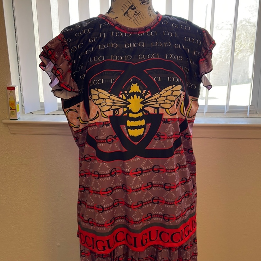 Blouse and slips shirt fits medium to large